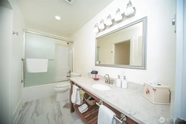 En-suit bath