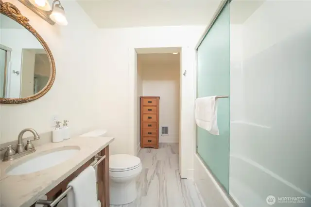 En-suit bath