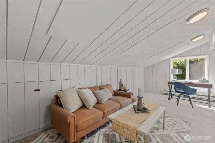 Even this bonus room is filled with sunlight.