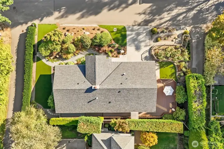 Come live the dream on beautiful Mercer Island!