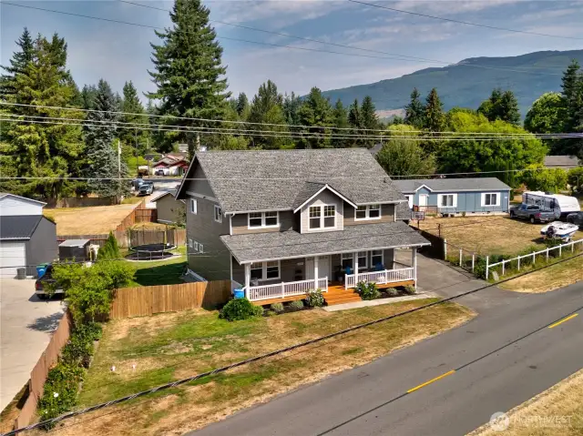 Convenient location just minutes from town or Janicki plants.