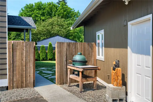 Shop to backyard gate walkway.