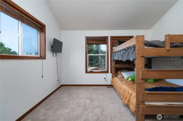 Upstairs bedroom 2