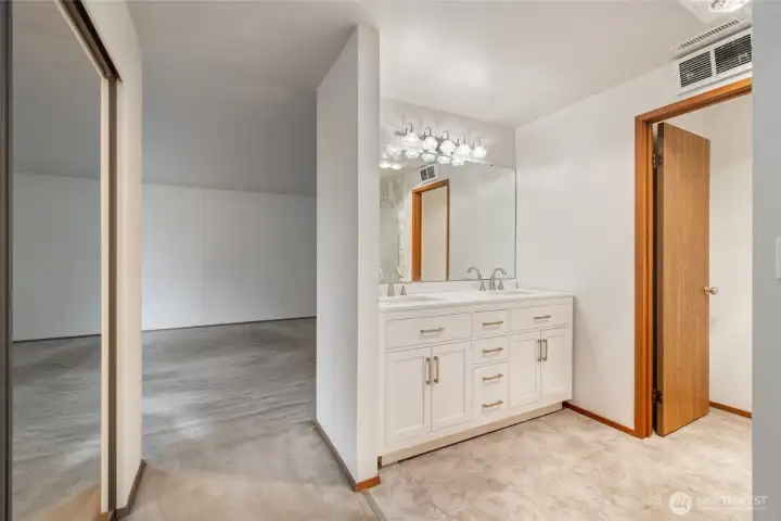 The main en suite is huge