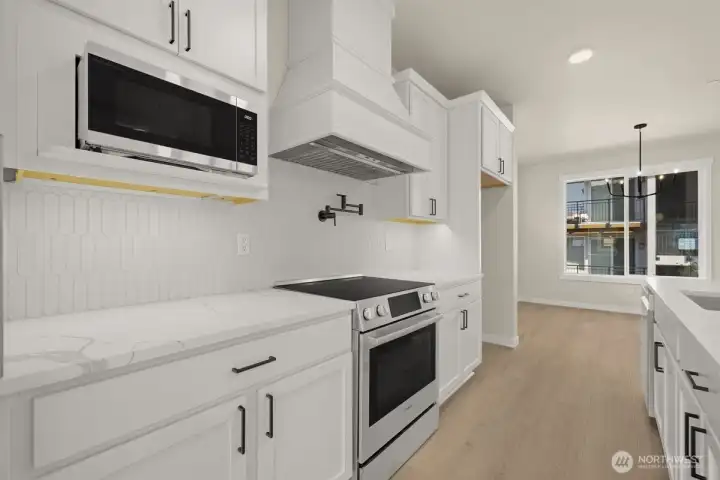 Photographs are for illustrative purposes only. Features, finishes, interior/exterior colors, landscaping and floorplan shown may vary from actual homes built Photographs are for illustrative purposes only. Features, finishes, interior/exterior colors, landscaping and floorplan shown may vary from actual homes built
