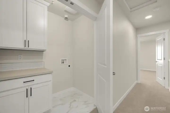 Photographs are for illustrative purposes only. Features, finishes, interior/exterior colors, landscaping and floorplan shown may vary from actual homes built Photographs are for illustrative purposes only. Features, finishes, interior/exterior colors, landscaping and floorplan shown may vary from actual homes built