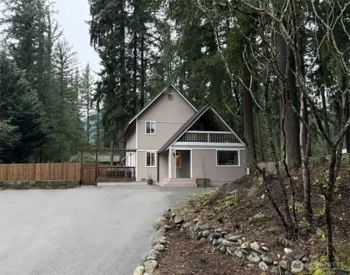 Recently re-done driveway offers ample parking!