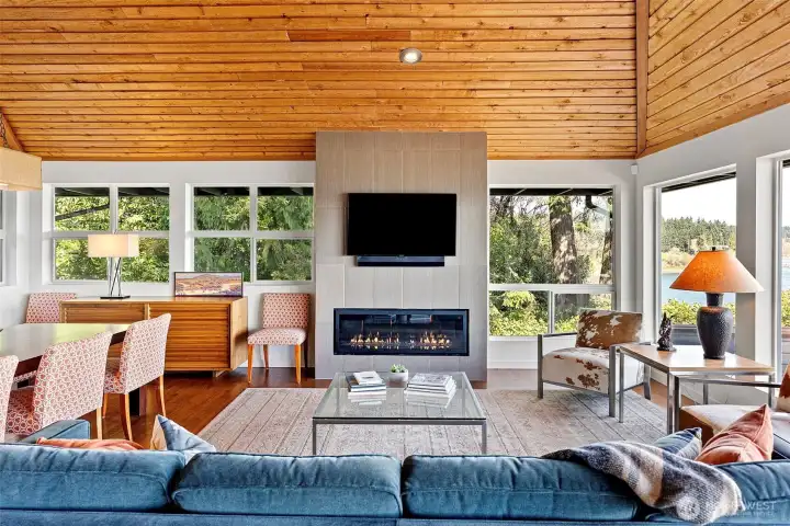 Side windows offer wooded greenbelt views