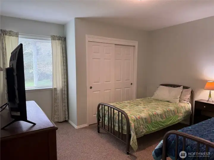 2nd guest bedroom.