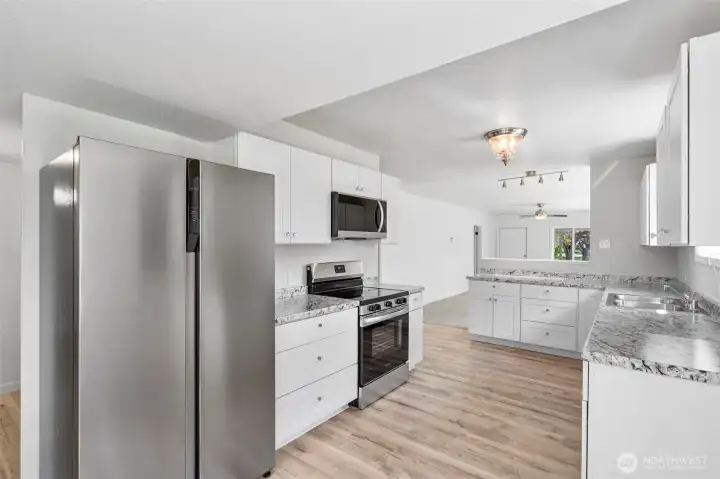 New refrigerator, stove, microwave & dishwasher