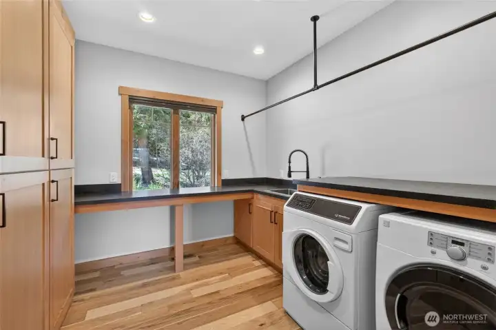 Large main-level laundry