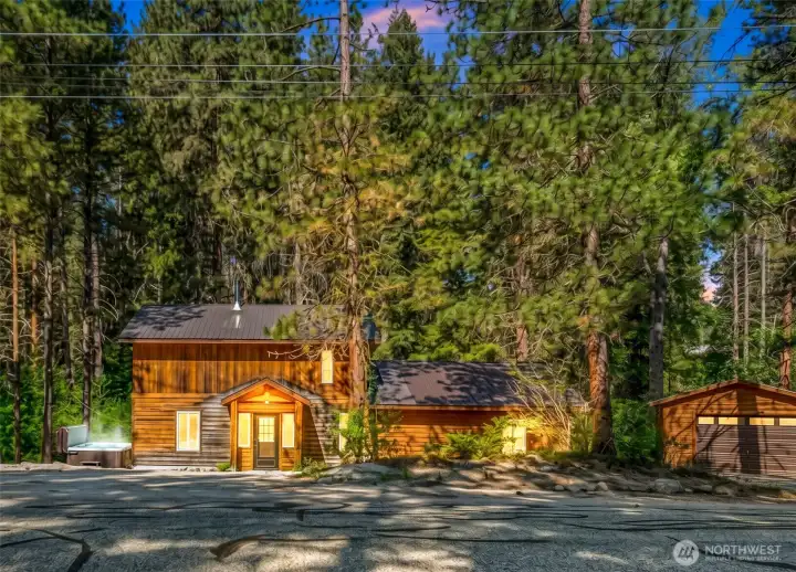 Welcome to 19000 River Road