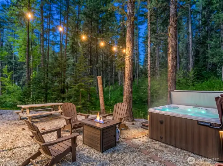 Hot tub & Picnic area
