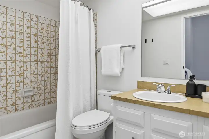 Full bath on upper level.