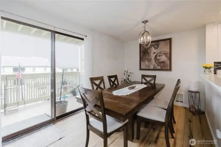 Dining Area leading to your lanai. Dining Area leading to your lanai.