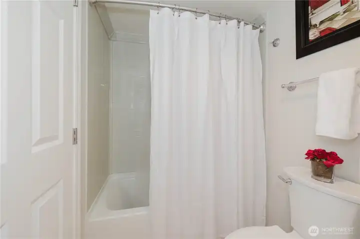 Full Bathroom located next to Second Bedroom in Hallway. Full Bathroom located next to Second Bedroom in Hallway.