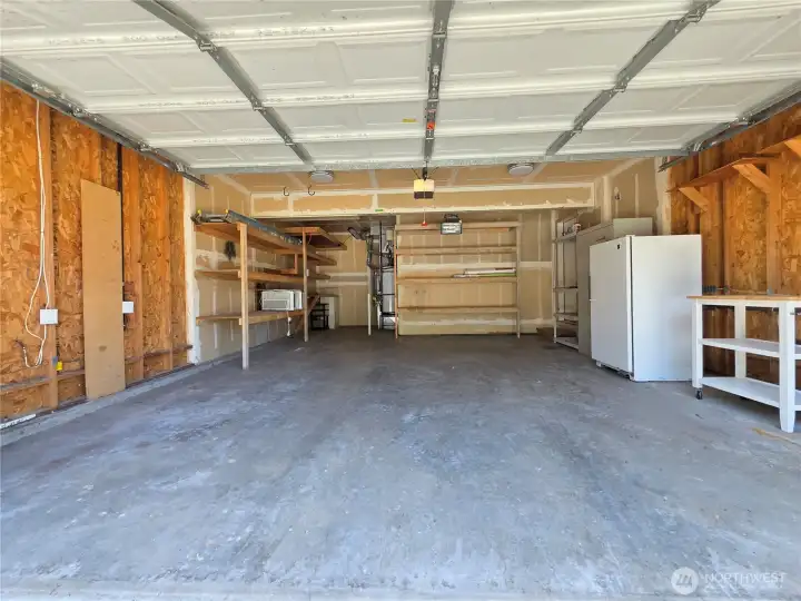 Spacious garage