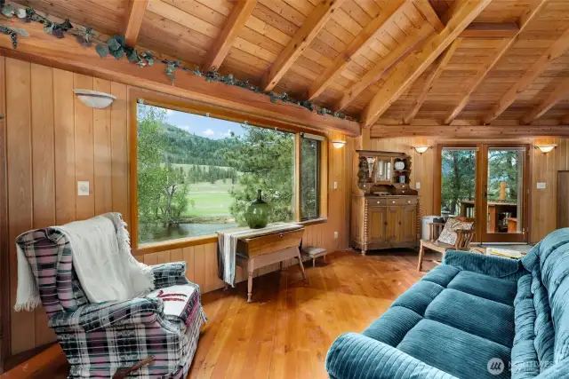 Upper floor living Area