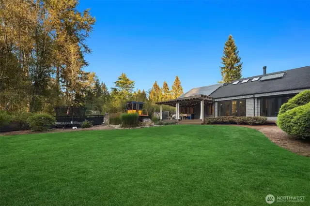 Expansive yard