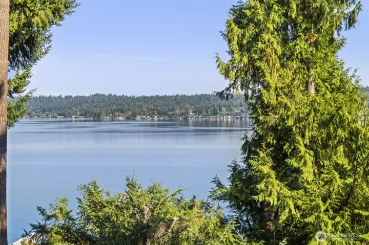 Breathtaking lake and mountain views!