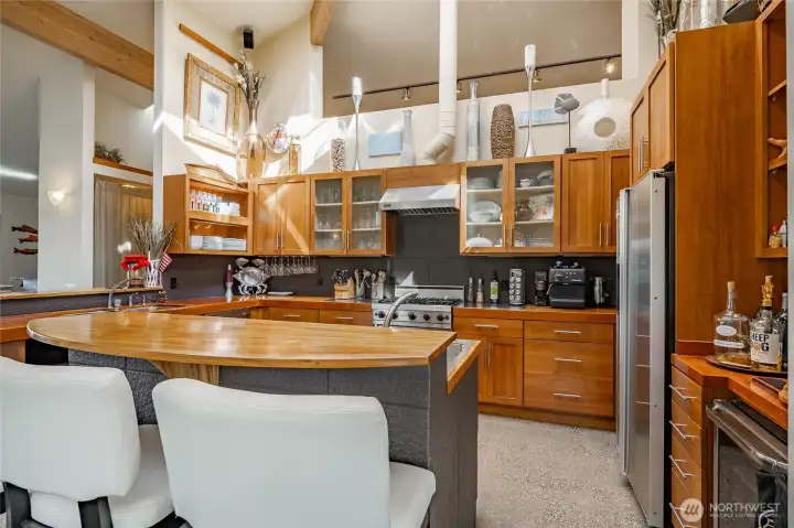 Your Gourmet kitchen will "WOW" your guest as you prepare a cold beverage for them at the breakfast bar.