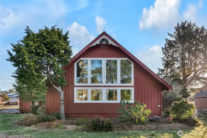 Welcome to 1106 46th Place!