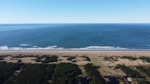 Just a 5 minute walk to the sea!