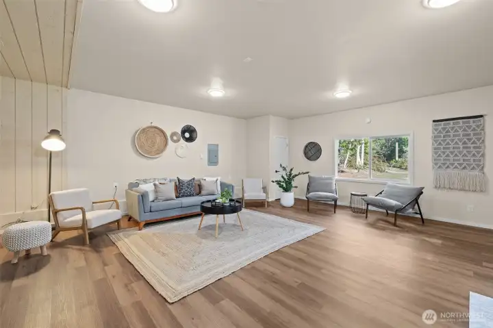 864 SF Bonus Family Rm  Or ADU Possibilities