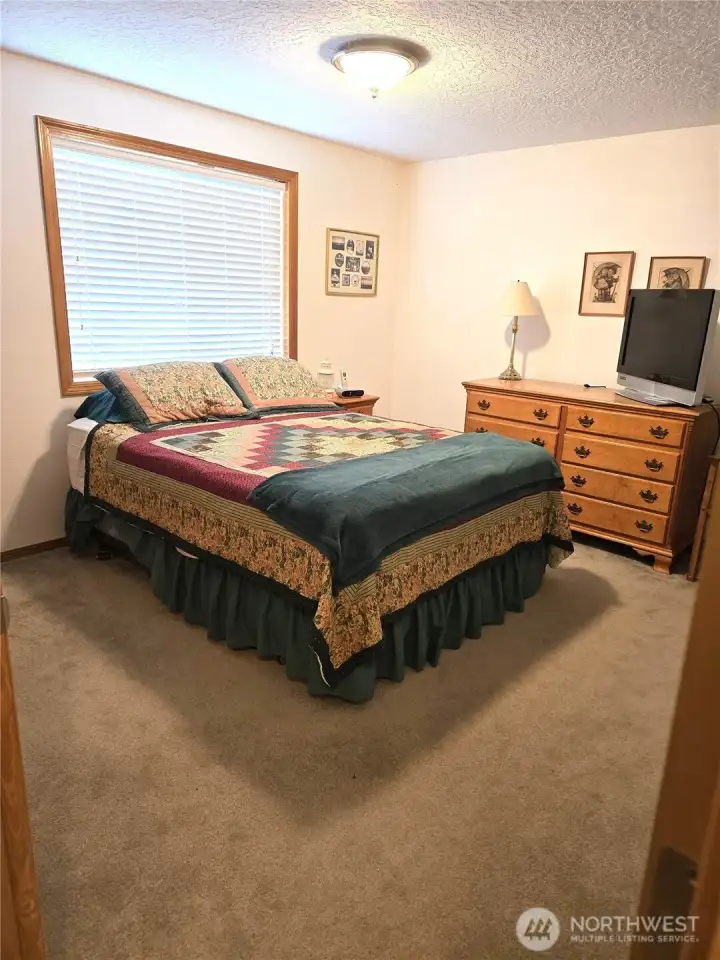 spacious primary bedroom