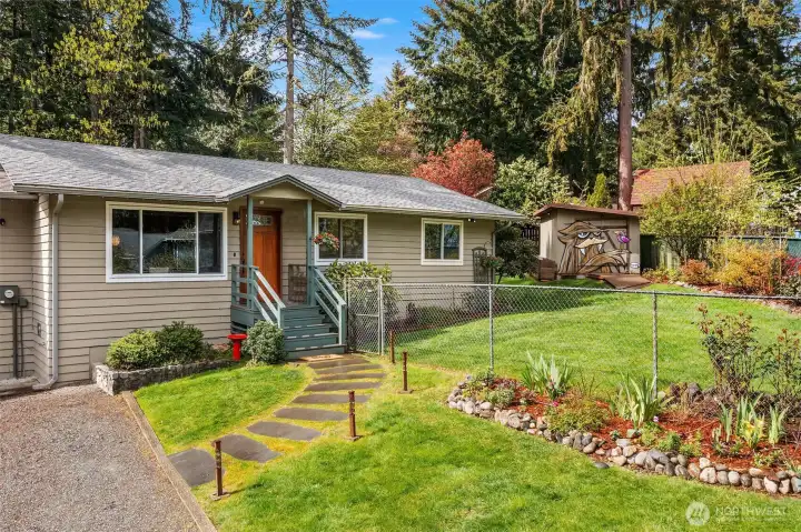 Find this well cared for NW Contemporary one-level rambler at the end of a cul-de-sac just 1.7 miles from the heart of Vashon.