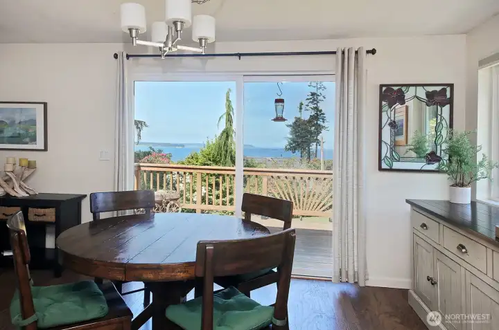 Dining area with slider to deck for outdoor entertaining