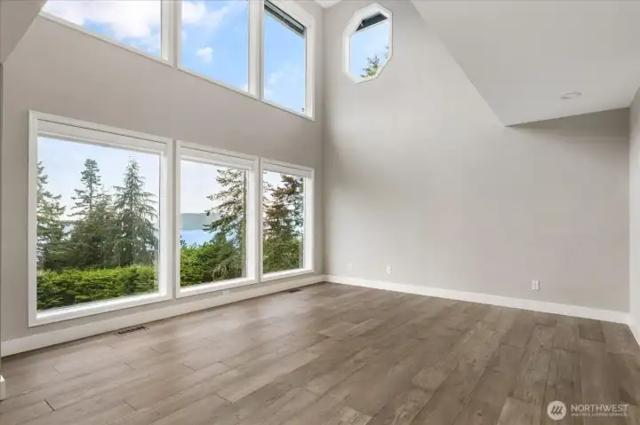 Unstaged Livingroom