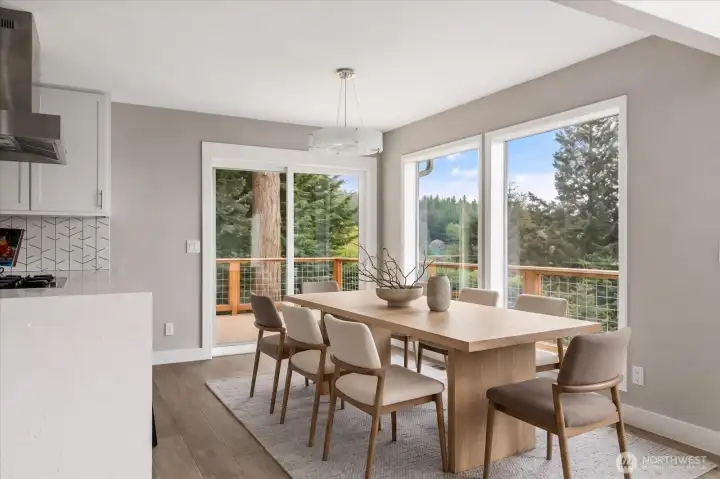 Virtually staged dining room