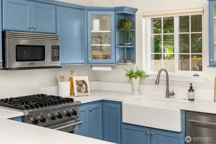 Who doesn't love a sink looking out over the back yard. Who doesn't love a sink looking out over the back yard.