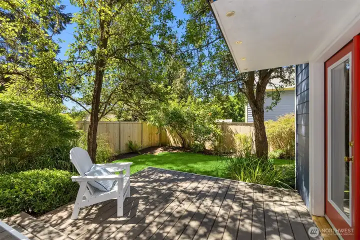 The lower back deck off the flex office space. The lower back deck off the flex office space.