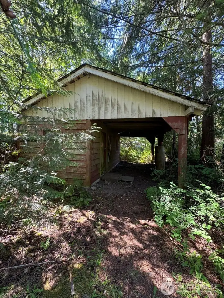 Hidden shop/Man cave?/She shed? in backyard