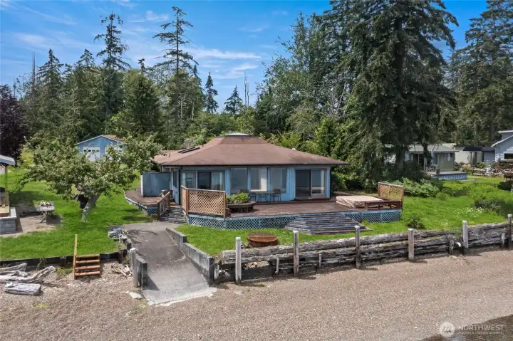 Your beautiful waterfront retreat!