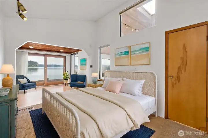 Primary bedroom - Virtually Staged
