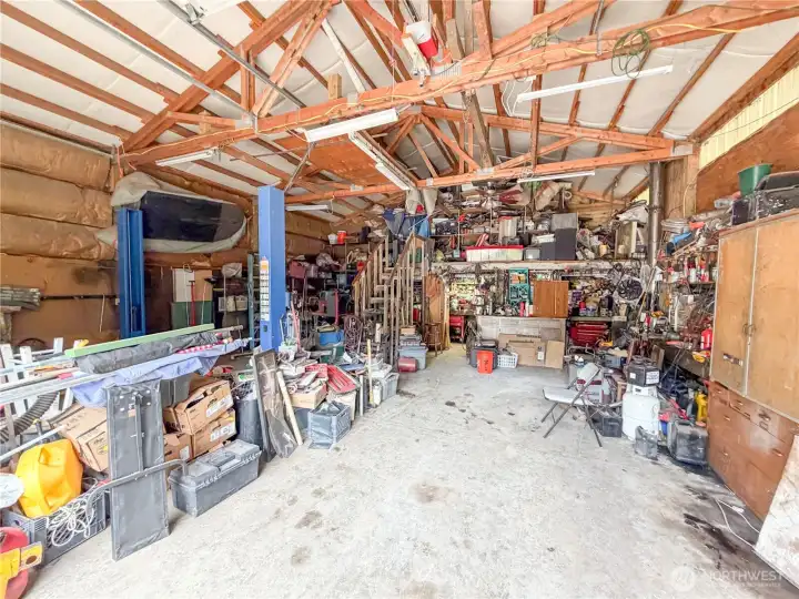 Shop building