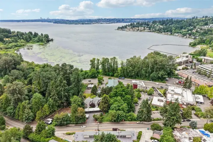 Lake Washington and the Juanita waterfront nearby.