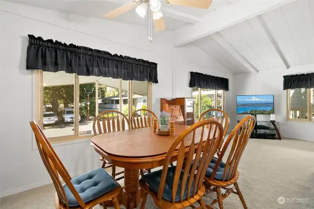 Dinning room to living room.