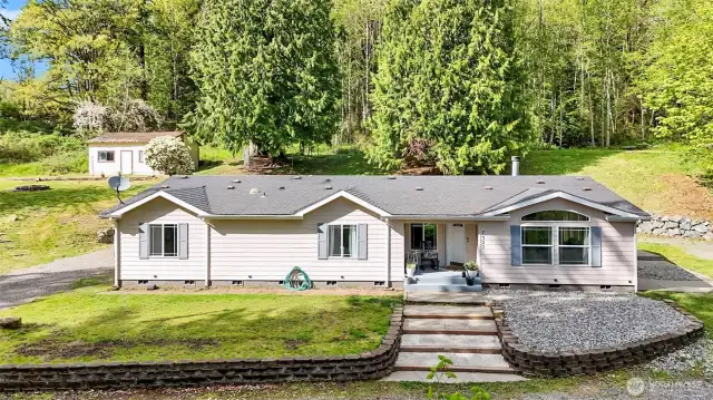 Why Settle for Plain when You can Have Perfection...Open Concept Triple Wide Manufactured Home Boasts 4 beds & 2,5 Baths on 5 Acres~Room to Stretch out~ Enjoy what this Home & Acreage have to Offer~