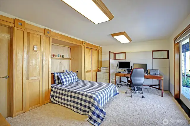 Office or flex room, the murphy bed is down...