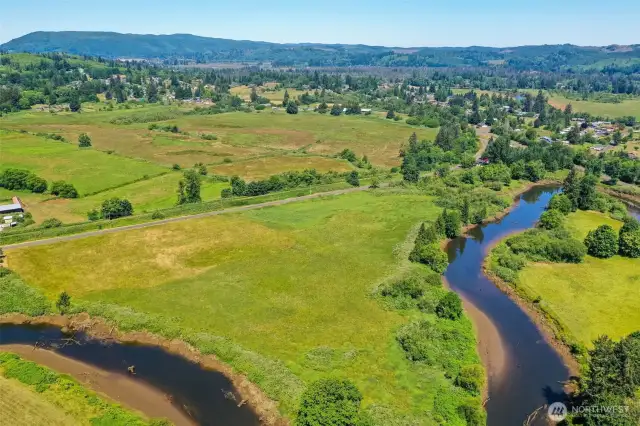 A good picture of the river...load up the boat!