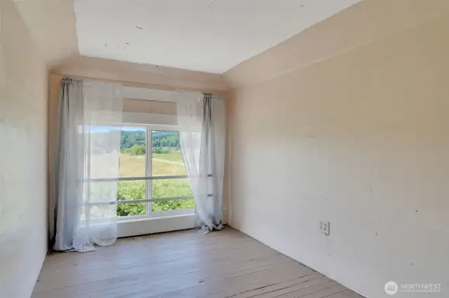 Upstairs bonus room