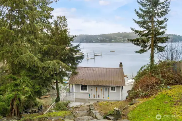 View to waterfront on the cottages from the upper side.