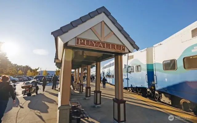 It's conveniently located near transportation options, including the Sounder Train, Highway 512, and Highway 167.