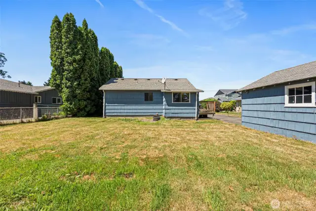 Enjoy a large, level yard perfect for play, gardening, or outdoor gatherings.