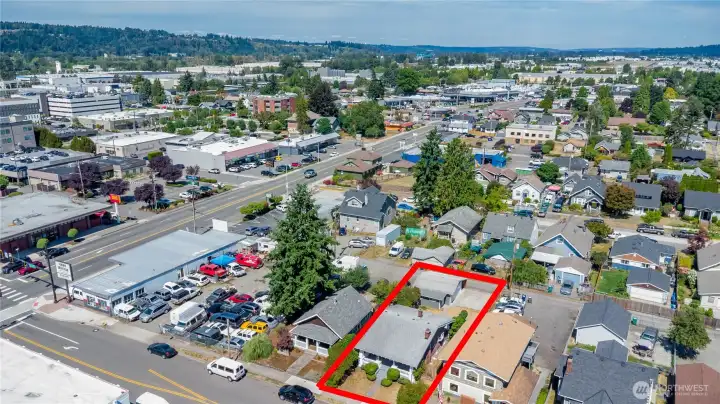 Convenient location - just a quick walk to the bus, shopping, restaurants, and more. Short bike to the Sounder Staton