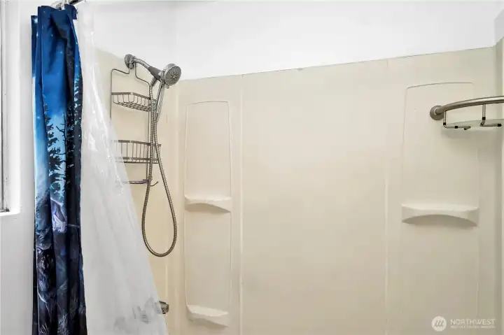 Hallway Full Bathroom